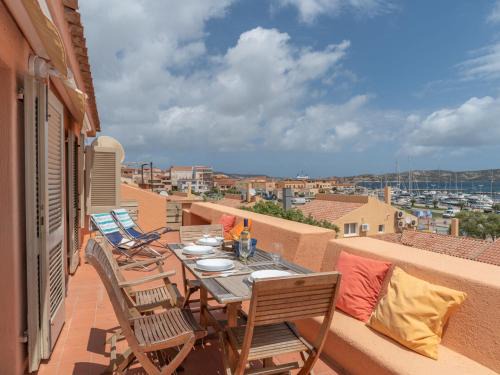 Palau Apartment | Apartment La Vigna Top by Interhome