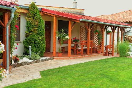 Sturovo Apartment | Apartment Larion