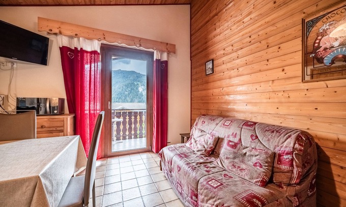 Chatel Apartment | Apartment 'Le Chamois D'Argent - 6-7 People' with Mountain View, Balcony and Wi-Fi