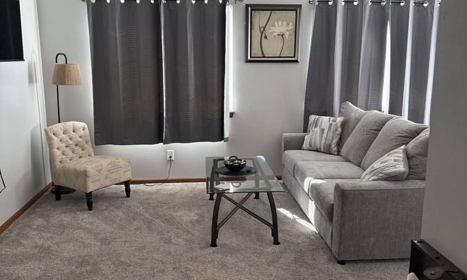 Cedar Rapids - Iowa City Apartment | Apartment located in downtown Cedar Rapids above a family owned tattoo shop