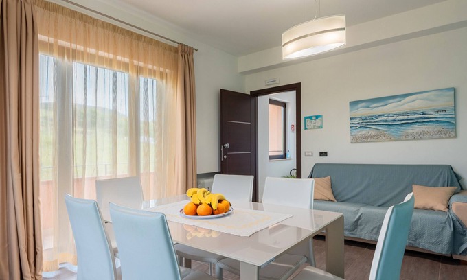 Tusa Apartment | Apartment 'Luna Nuova' with Sea View, Wi-Fi and Air Conditioning