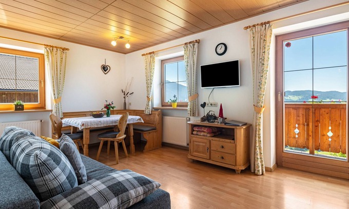 Fie allo Sciliar Apartment | Apartment "Mongaduierhof Panorama" with Mountain View, Shared Garden & Wi-Fi