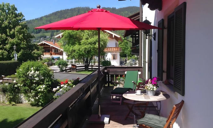 Rottach Apartment | Apartment 'Niekerken' with Mountain View, Shared Garden and Wi-Fi