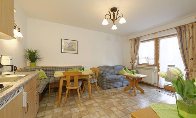 Ettal Apartment | Apartment No. 2 - Haus Schneider-Sepp, Preisinger