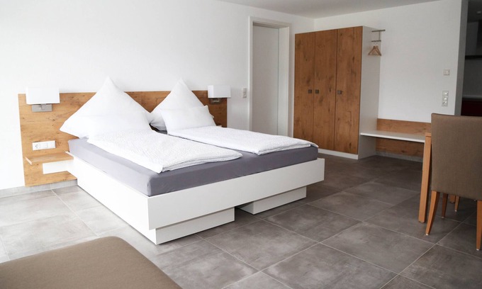 Vaihingen an der Enz Apartment | Apartment 'Nr 1' with Mountain View, Shared Terrace and Wi-Fi
