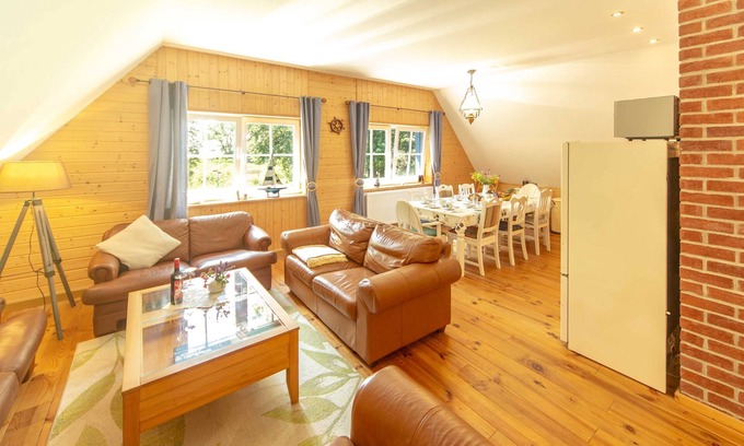 Ummanz Apartment | Apartment OG - Apartments in thatched house