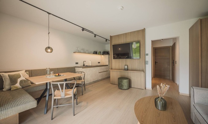 Mosern Apartment | Apartment-Private Bathroom-Countryside view- Apt.L mit Balkon/Garten