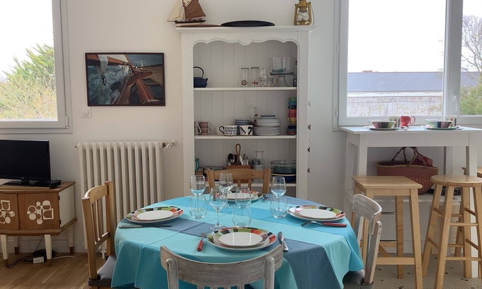 Etel Apartment | Apartment playita M&Y. Cosy, 3-minute walk from port and ria d'Etel.