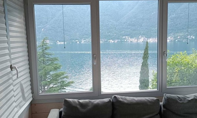 Nesso Apartment | Apartment 'Prestine' with Private Terrace, Wi-Fi and Air Conditioning