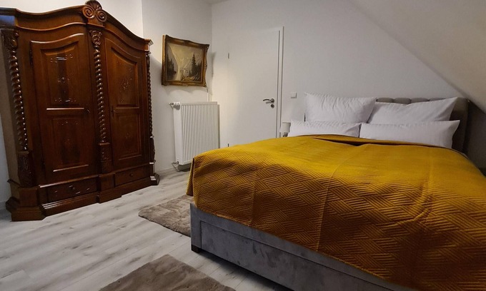 Bad Salzuflen Apartment | Apartment-Private Bathroom-Dachgeschoss