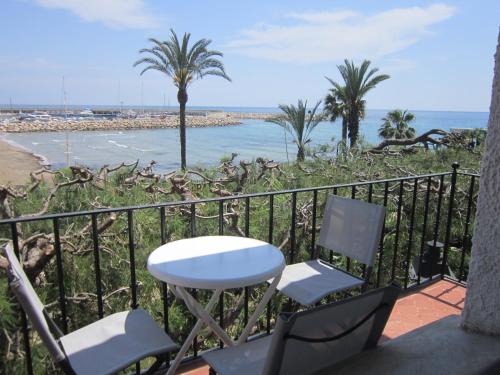 El Roc de Sant Gaieta Apartment | Apartment ROC SANT GAÏTA - SEAFRONT View - PORT AVENTURA