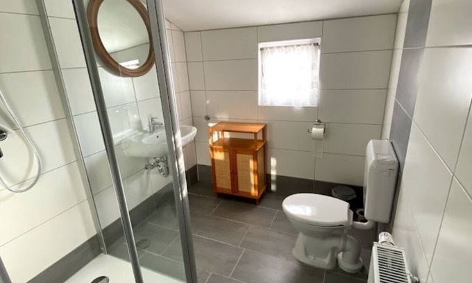 Wesseln Apartment | Apartment room in Wesseln with bathroom (room 9)