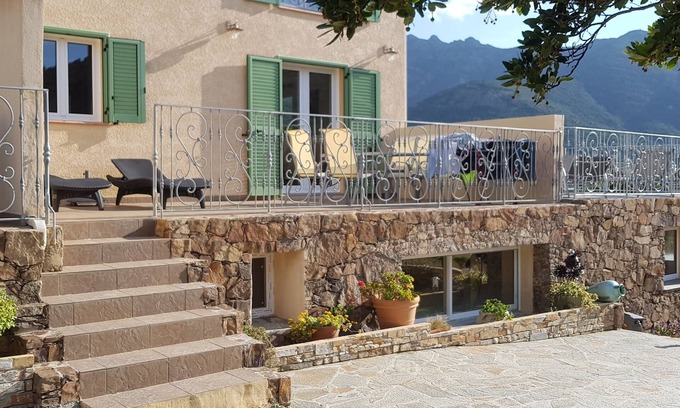 Galeria Apartment | Apartment T3, with heated swimming pool, between sea and mountain