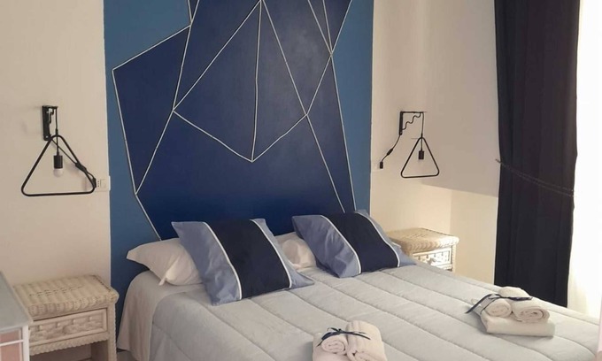 San Francesco Apartment | Apartment 'Turchese' with Shared Terrace, Wi-Fi and Air Conditioning