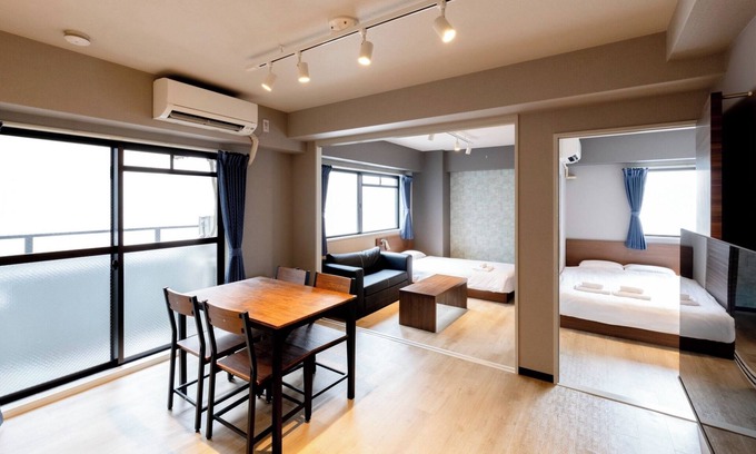 Naniwa Apartment | Apartment Type D double bed x 1 single bed x 2 - 11D/Osaka Ōsaka