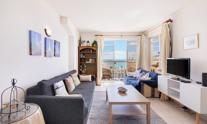 Armacao de Pera Apartment | Apartment 'Vieira À Beira Mar' with Sea View, Balcony and Wi-Fi