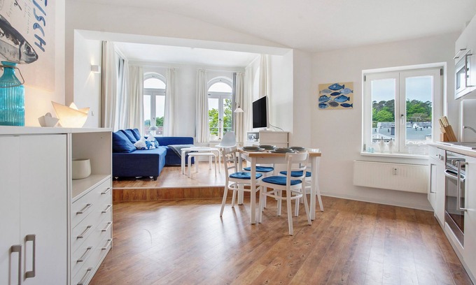Sellin Apartment | Apartment 'Villa Sonneck Appartement 20' with Balcony and Wi-Fi