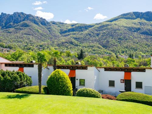 Capriasca Apartment | Apartment Villaggio Sureggio C10A mit TicinoTicket by Interhome