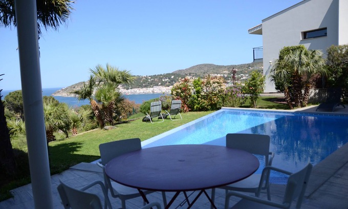 Port de la Selva Apartment | Apartment with pool and sea view