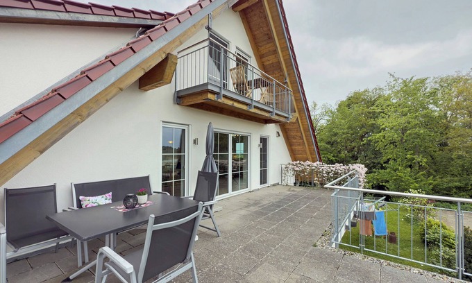 Waggershausen Apartment | Apartment 'Waldblick' with Shared Terrace, Shared Garden and Wi-Fi