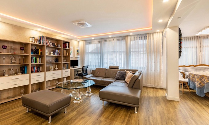 Golzheim Apartment | Apartment 'Wie Zuhause 2' with Private Terrace, Balcony and Wi-Fi