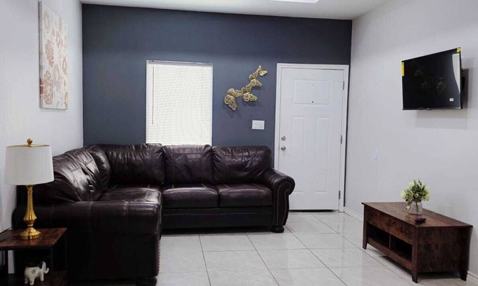 Weslaco Apartment | Apartment with 3 bedrooms 40 minutes from South Padre