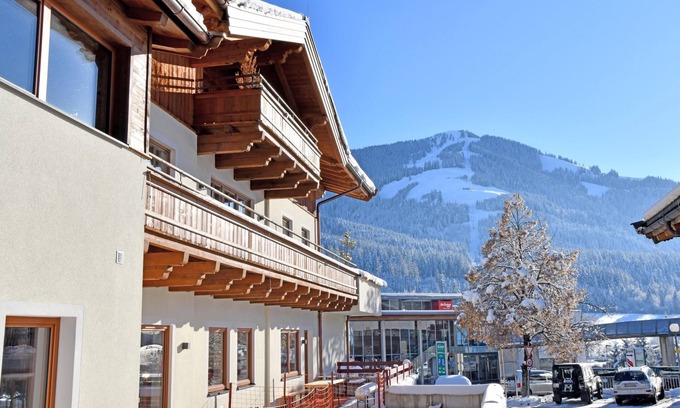 Brixen im Thale Apartment | Apartment with a spa next to the gondola