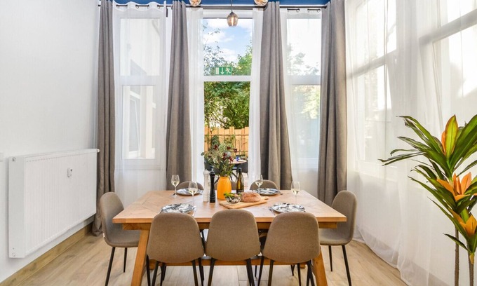 Bielefeld Apartment | Apartment with beautiful garden