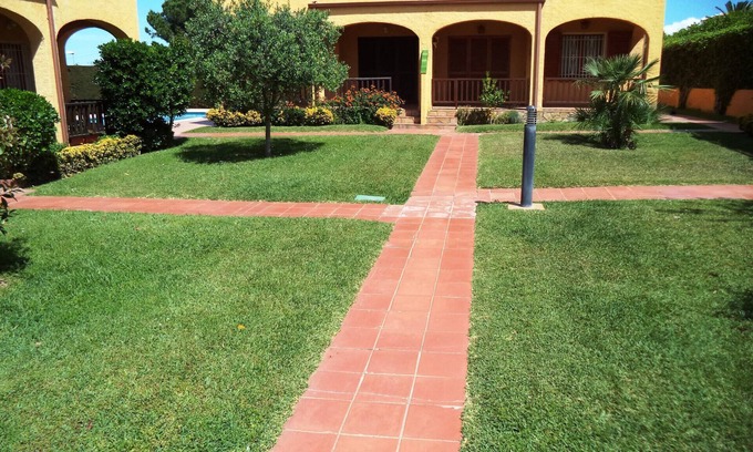 L'Escala Apartment | Apartment with community pool in L'Escala located about 600m from the beach