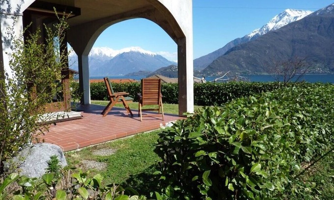 Musso Apartment | Apartment with garden, 400 meters from the lake, great view
