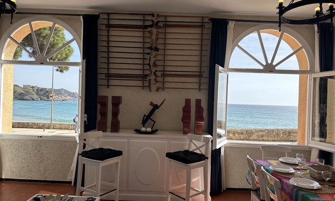 La Fosca Apartment | Apartment with garden at 11 meters from the sand beach of la Fosca.