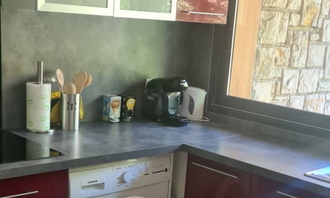 Espalion Apartment | Apartment with garden, located at the entrance to Espalion.