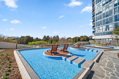 Phillip Apartment | Apartment with Gym and Indoor Pool Access