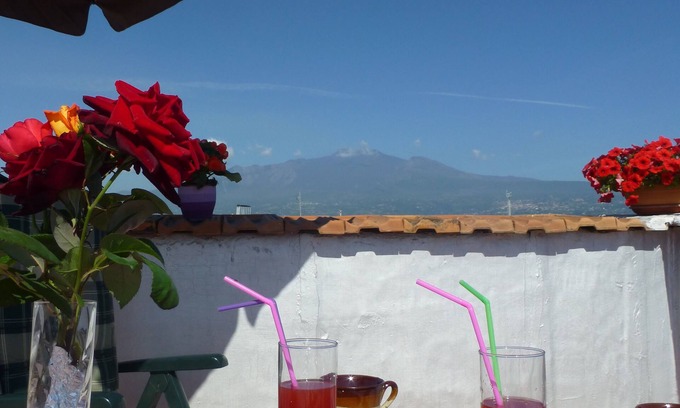 Torre Archirafi House | Apartment with large terrace by the sea - Torre Archirafi