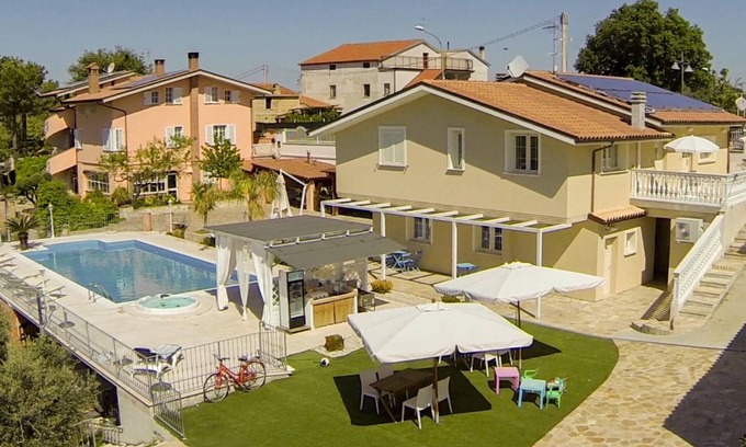 Sant'Omero Resort | APARTMENT WITH POOL AND 2 BEDROOMS