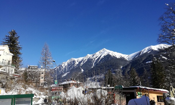 Bad Gastein Apartment | Apartment with wonderful view. 10 minutes walk to the ski lift! Bus in front of the door.