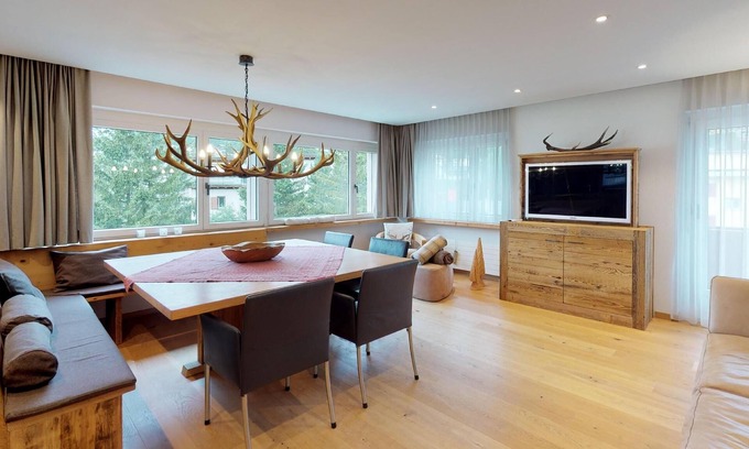 Sankt Moritz-Bad Apartment | Apartmenthouse house next to the lake in St.