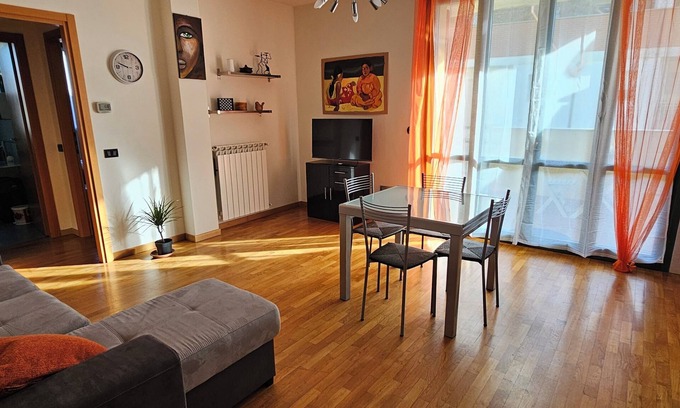 Vigevano Apartment | Appartamento comodo per il centro e la satzione in Palazzina tranquilla