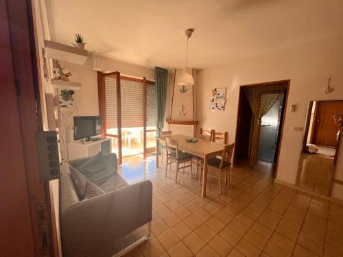 Fossacesia Marina Apartment | APPARTAMENTO ISIDE fronte spiaggia