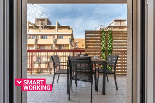 Borgo Vecchio Apartment | Appartamento Libertà con Terrazza by Wonderful Italy