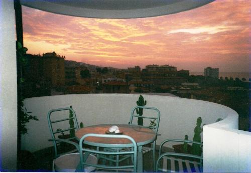 Vallecrosia Apartment | Appartamento - terrazzo vivibile vista mare, wi-fi gratuito