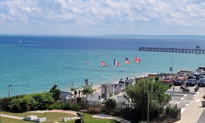 Luc-sur-Mer Apartment | Appartement 2 Personnes Avec Magnifique vue mer