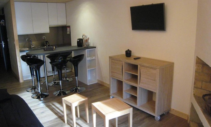 La Clusaz Apartment | Appartement 2 Pièces, Ski au Pied, Balcon Sud, Confort pour 6 - FR-1-459-62