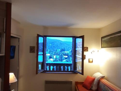Villard-de-Lans Apartment | Appartement 3 pièces avec balcon à Villard de Lans – 4 pers, 40 m² - FR-1-515-159