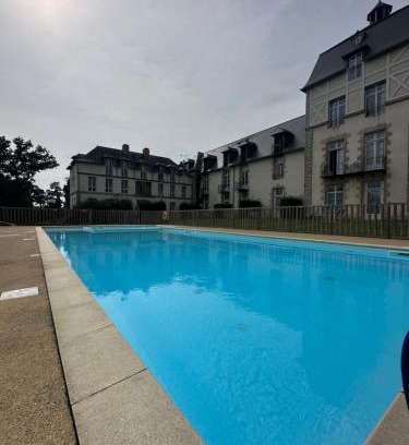 Baden Apartment | Appartement, château kergonano