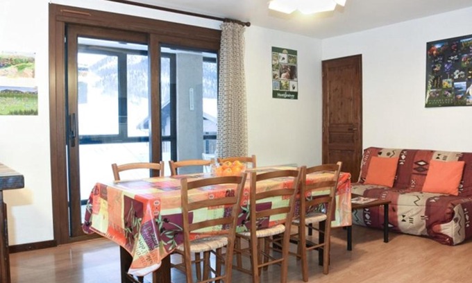Montgenevre Apartment | Appartement cosy 6/7 pers, au centre de Montgenèvre, exposé sud, loggia et casier à skis. - FR-1-266-109