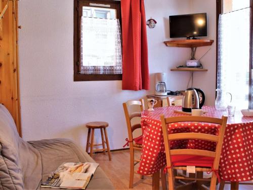 Risoul Apartment | Appartement cosy avec 5 couchages, centre de station Risoul 1850, proche remontées et commerces - FR-1-330-162