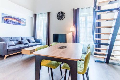 Les Grands Carmes Apartment | APPARTEMENT HAUSSMANNIEN TYPE LOFT, CLIMATISE - VIEUX-PORT-LE PANIER,