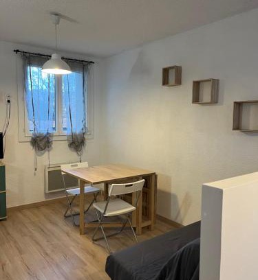 Greoux-les-Bains Apartment | Appartement moderne & chaleureux