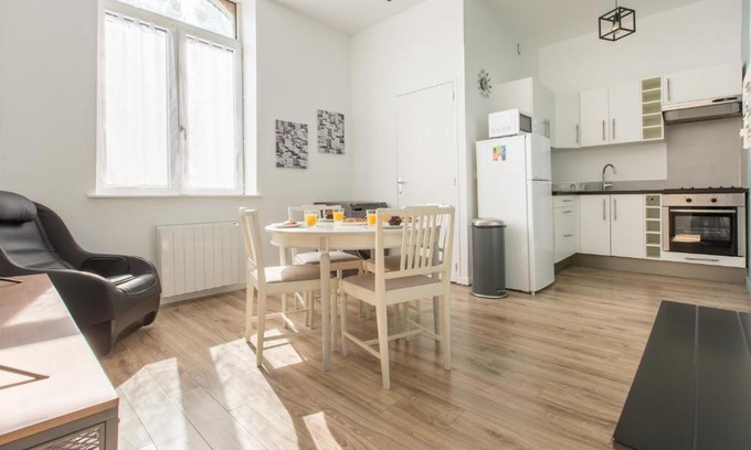 Roncq Apartment | Appartement moderne, propre, WIFI, siège massant